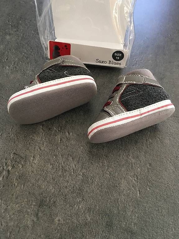 Schuhe für Jungen: Chaussures neuves 19 – Gebraucht aus Liddes von Couik 1