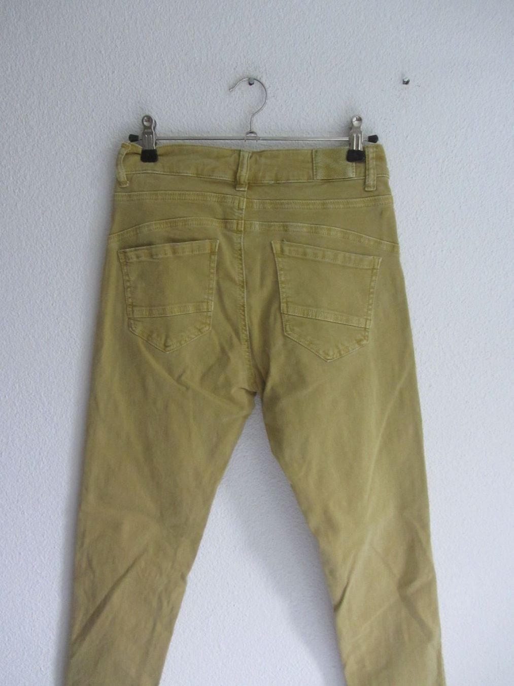 Jeans: MELLY & CO - Jeans senfgelb XS – Usato da Zürich venduto da Diazaio 2