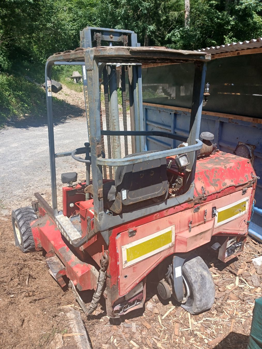 Diesel Chariots à fourches & chariots élévateur: moffett 4 wege stapler – Défectueux à Willisau par wood1988 1