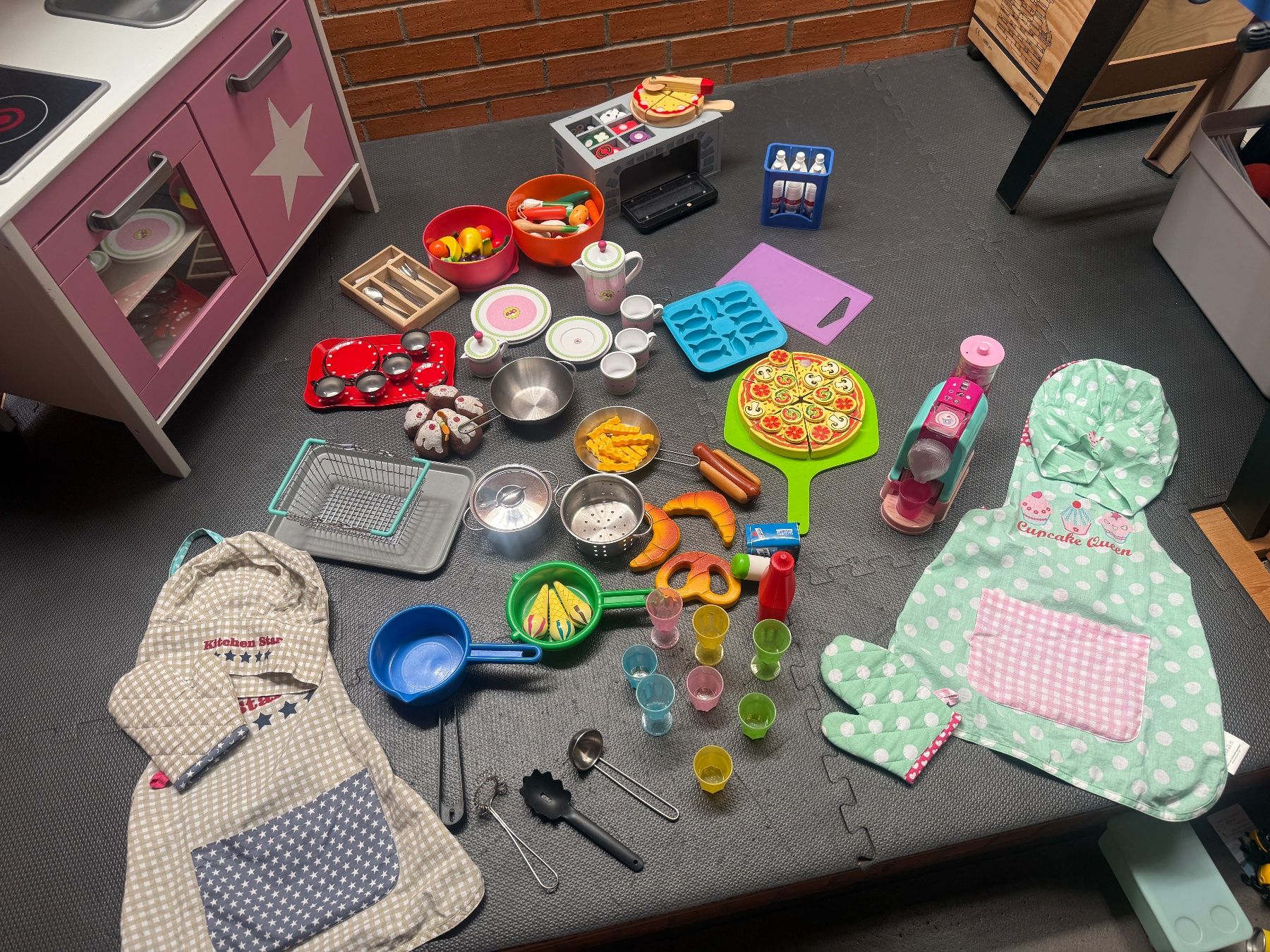 Ikea Spielzeuge: Spielküche Ikea – Gebraucht aus Remetschwil von Pfuesu 2