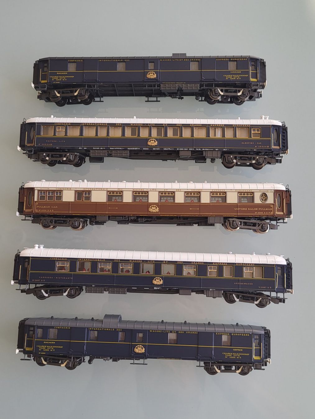 Rivarossi Modellini di ferrovie: H0 Rivarossi 5 Wagen Set CIWL Orient Express – Usato da Oberburg venduto da sensetal 8