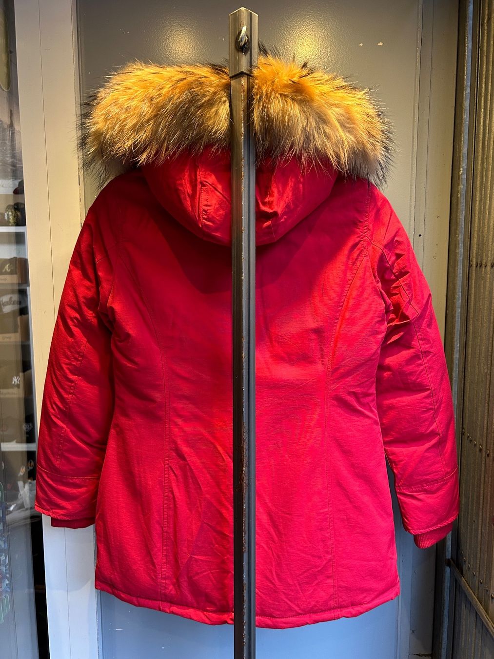 Jacken: DAMEN WINTERJACKE MIT PELZ ROT GR.M – Neu (gemäss Beschreibung) aus Zürich von LIQUIDATOR.CP 1
