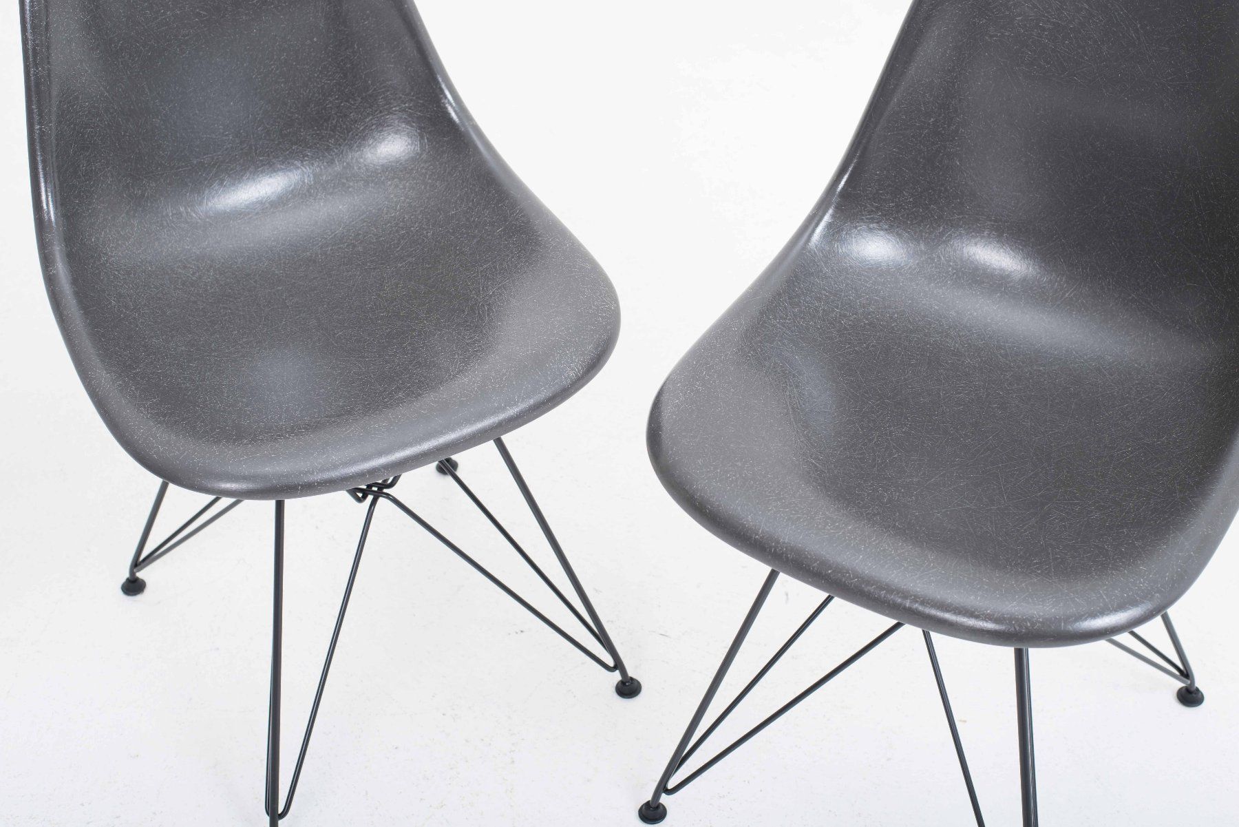 Vitra Sedie: Vitra Fiberglass Side Chair DSR - Eames - Elephant Hide Grey – Usato da Zürich venduto da STUZH38 6
