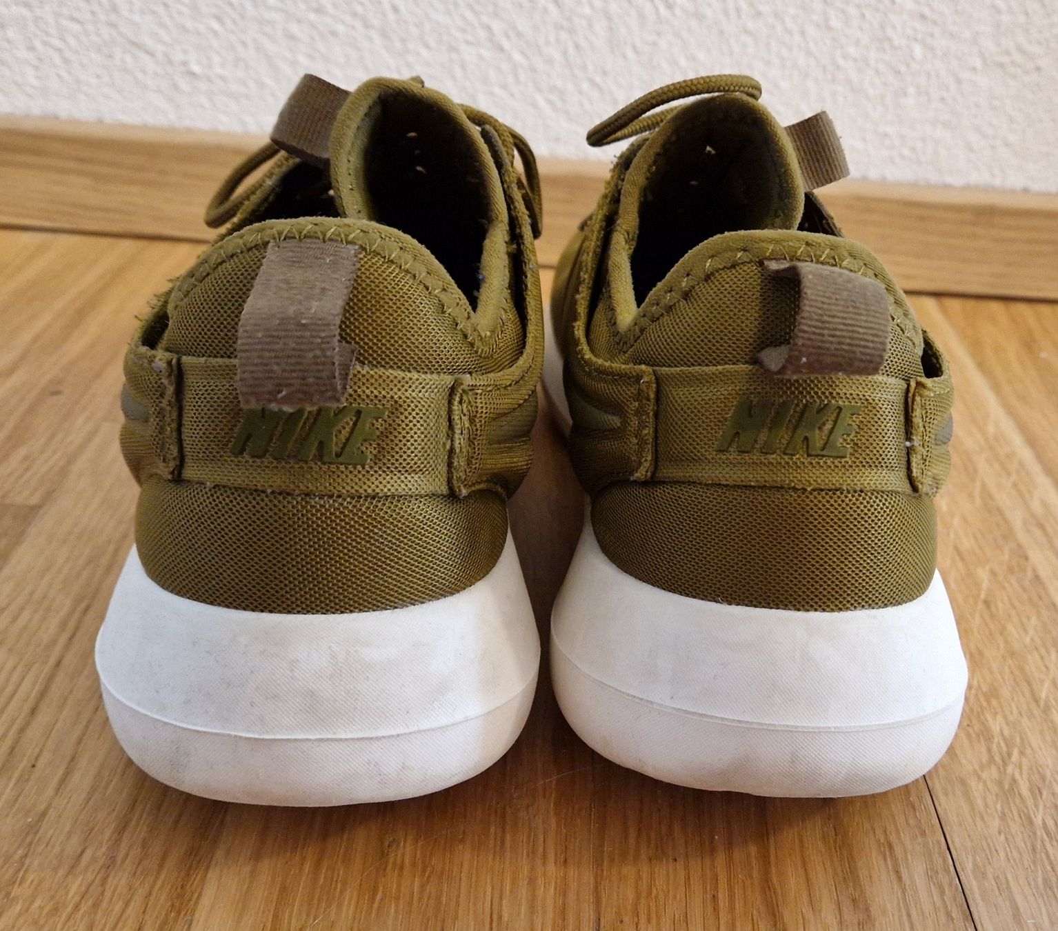 Nike Scarpe da donna: Nike Roshe One olivgrün 40 – Usato da Zürich venduto da c.line89 4