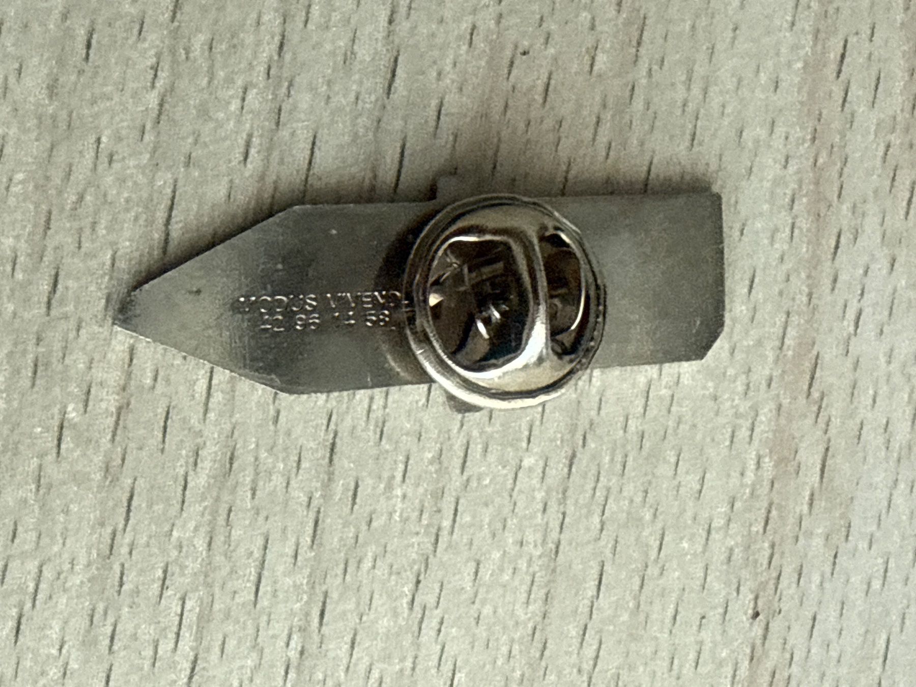 Placchette & Badge: Pin Location sans hésitation – Usato da Glattbrugg venduto da Schweigmatt 1