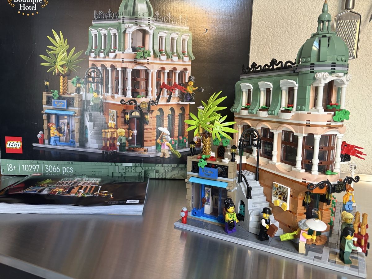 Lego Baukästen: LEGO Boutique Hotel 10297 – Gebraucht aus Genève von fabzul
