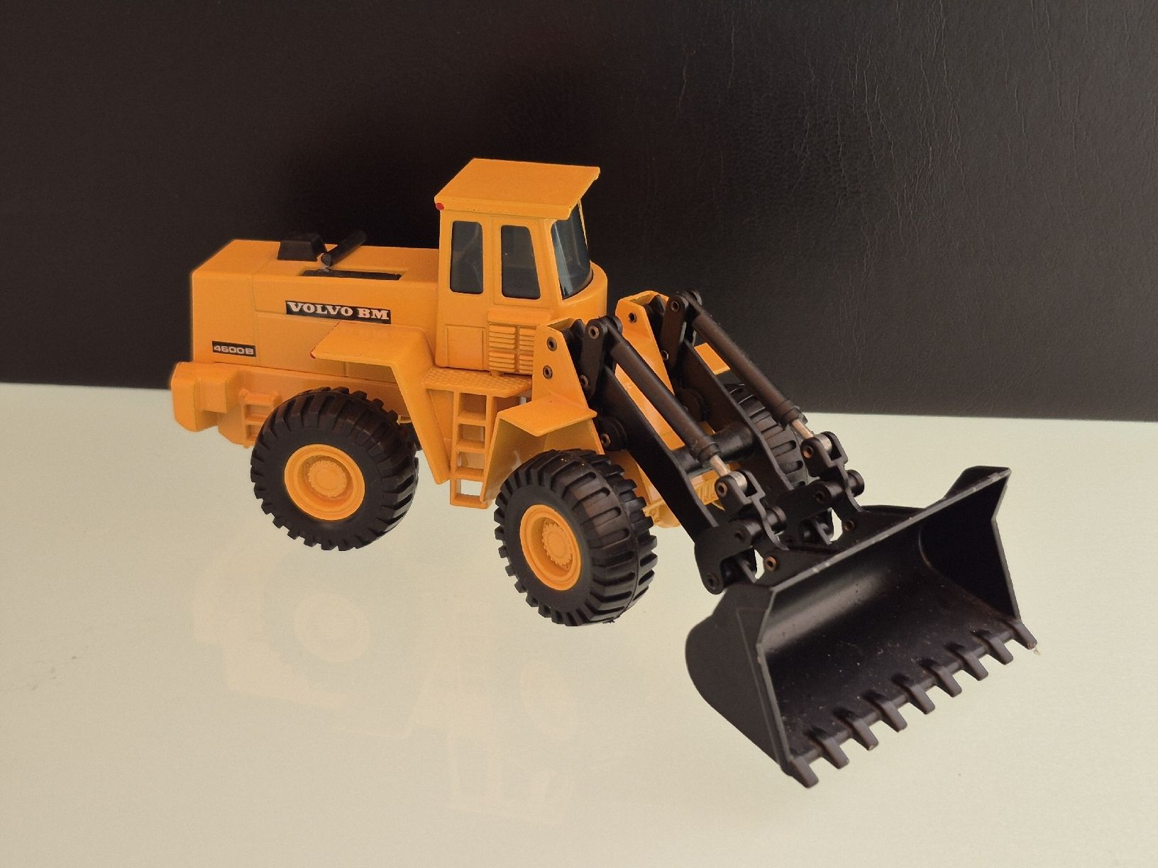 Joal Modellini d'auto: Joal Volvo BM 4600B – Usato da Uetendorf venduto da myhome12 2