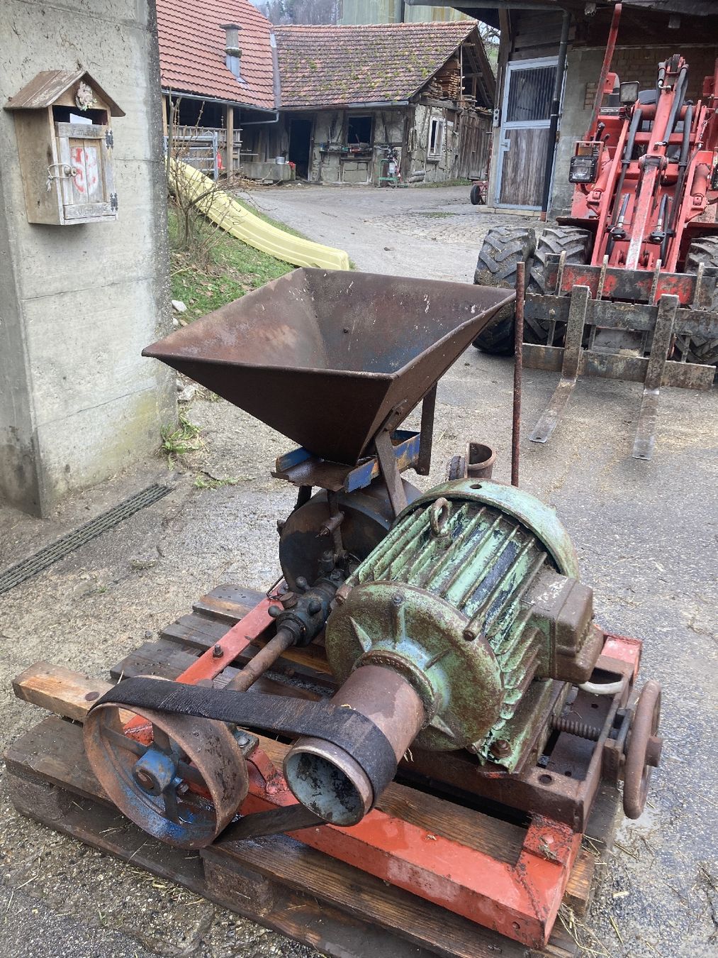 Toutes les machines: Getreidemühle  – D'occasion à Wynigen par fotoni00
