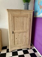 Tannenholz Schrank
