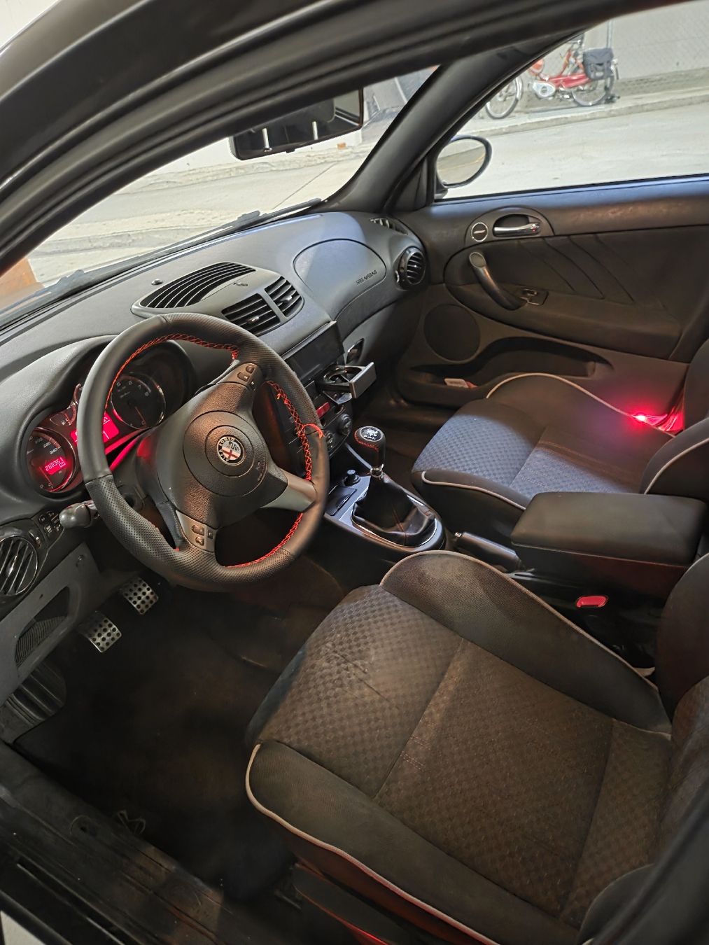 Alfa Romeo Autos: Alfa Romeo 147 1.6 TS 16V – Gebraucht aus Sursee von ale_7pwz 3