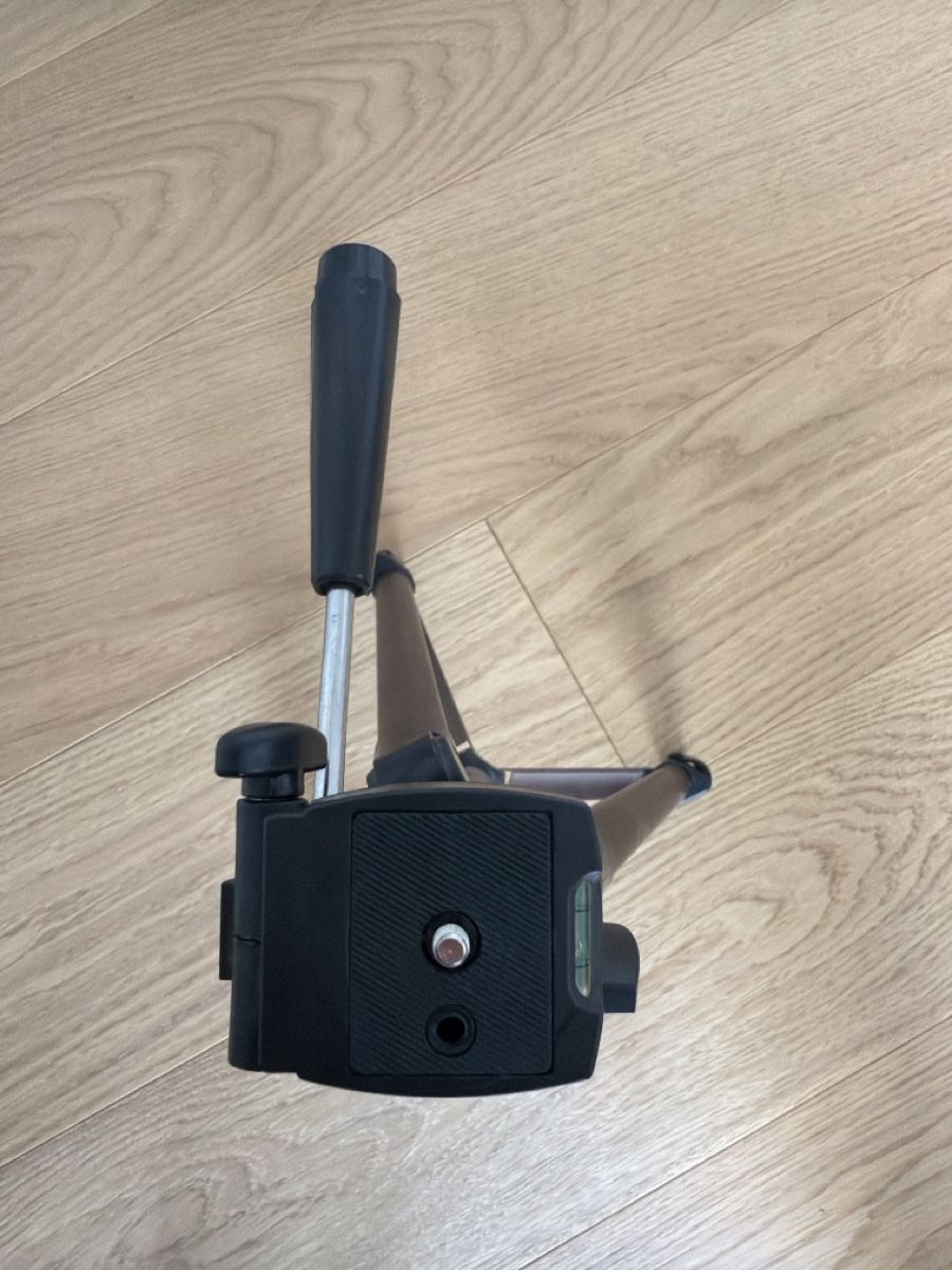 Hama Treppiedi & Teste: Hama Mini Tripod Aluminium used condition – Nuovo (secondo la descrizione) da Küsnacht ZH venduto da luc_gct5 2