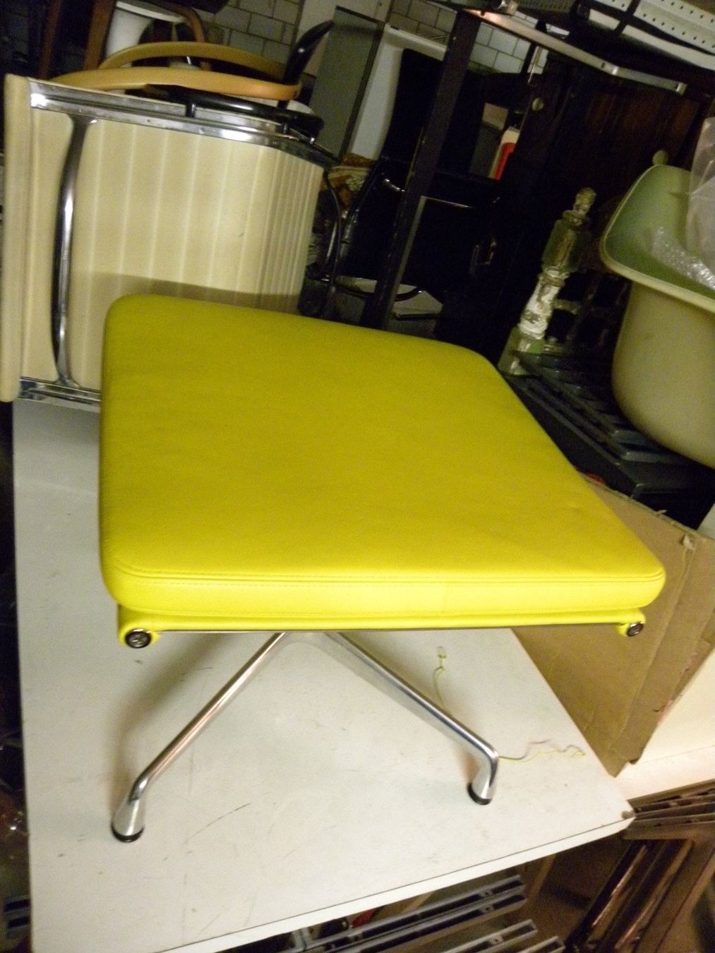Vitra Sgabelli: EAMES VITRA SOFTPAD OTOMAN EA 223 – Nuovo (secondo la descrizione) da Küsnacht ZH venduto da walterzingo 1