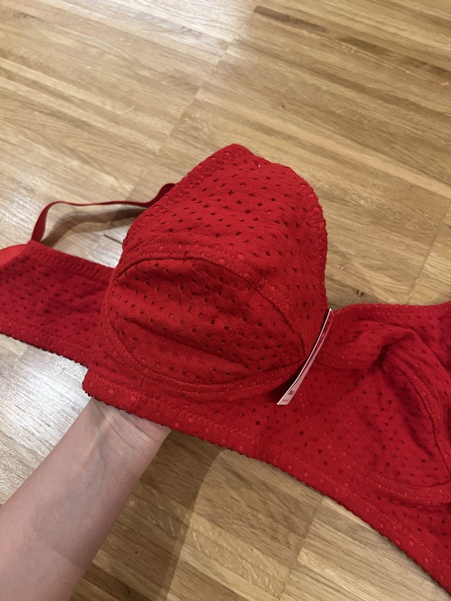 Altra biancheria intima: Red bra – Nuovo e nell'imballaggio originale da Adliswil venduto da Marjin 1
