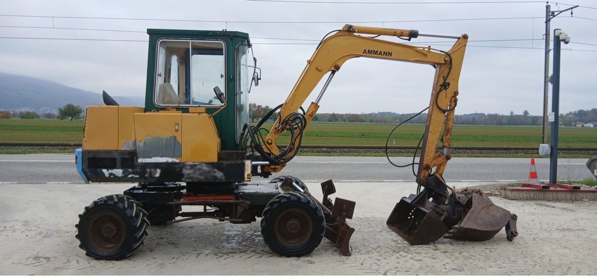 Escavatori: Pneu Bagger Yammnmar YB 401 – Usato da Niederbipp venduto da baggerch 5