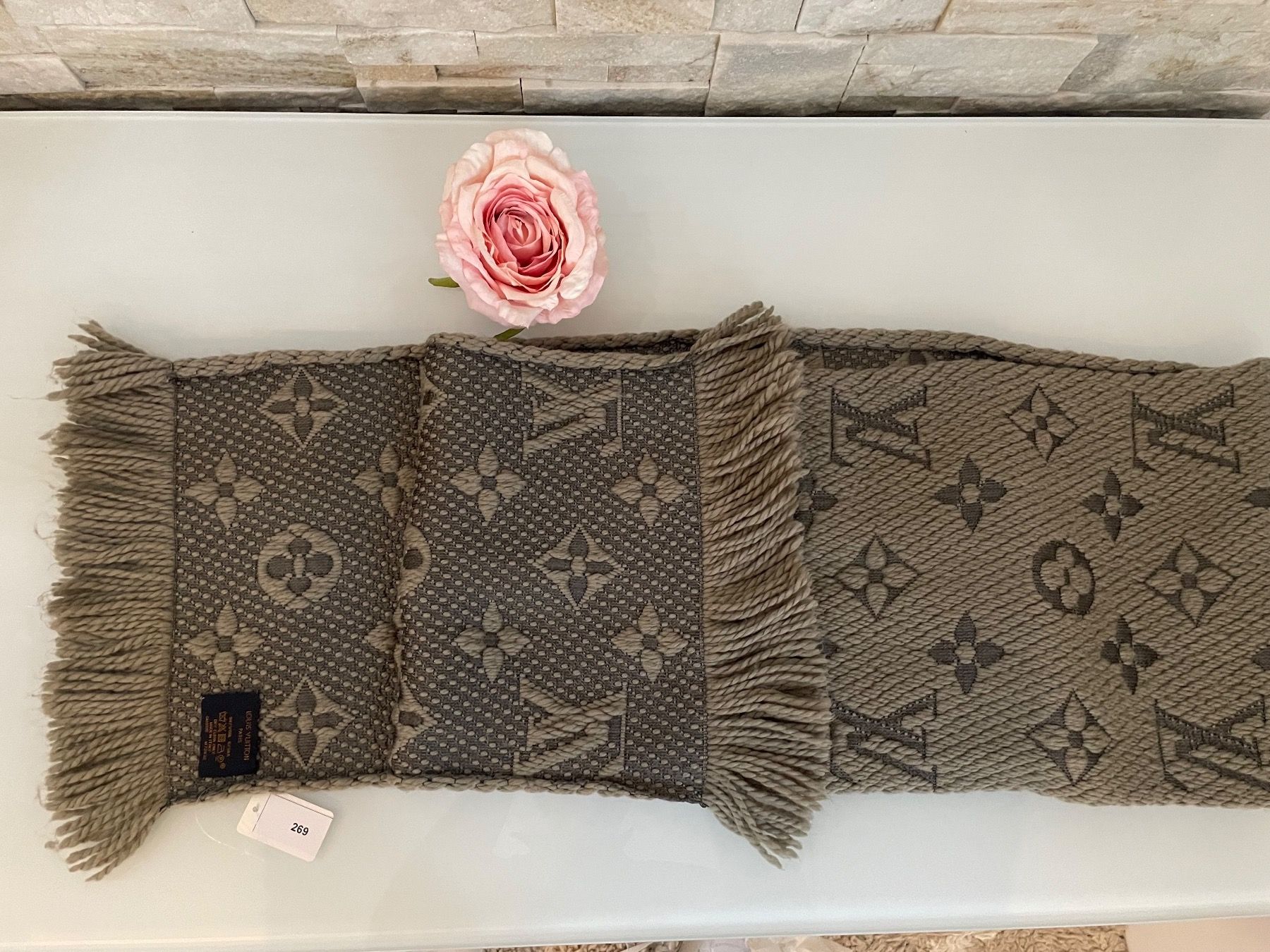 Louis Vuitton Foulard & Sciarpe: Louis Vuitton Schal Logomania - Nr. 269 – Usato da Hittnau venduto da LuxAndMore 3