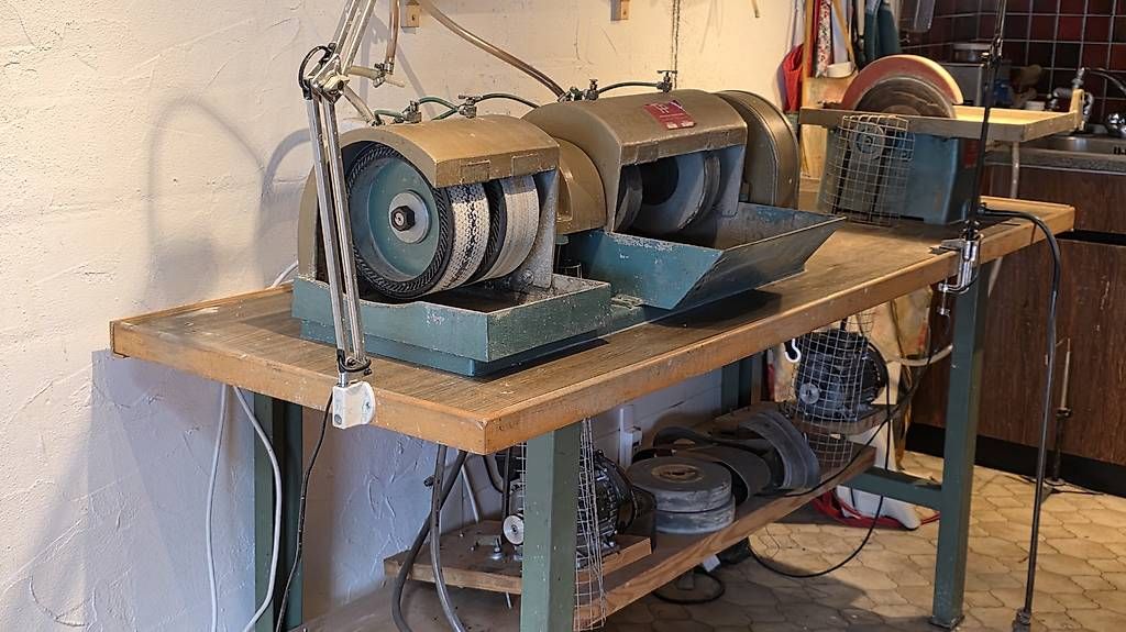 Aiguiseuses & polisseuses: Diamantschleifmaschine mit Säge – D'occasion à Oberried am Brienzersee par Billiga 4