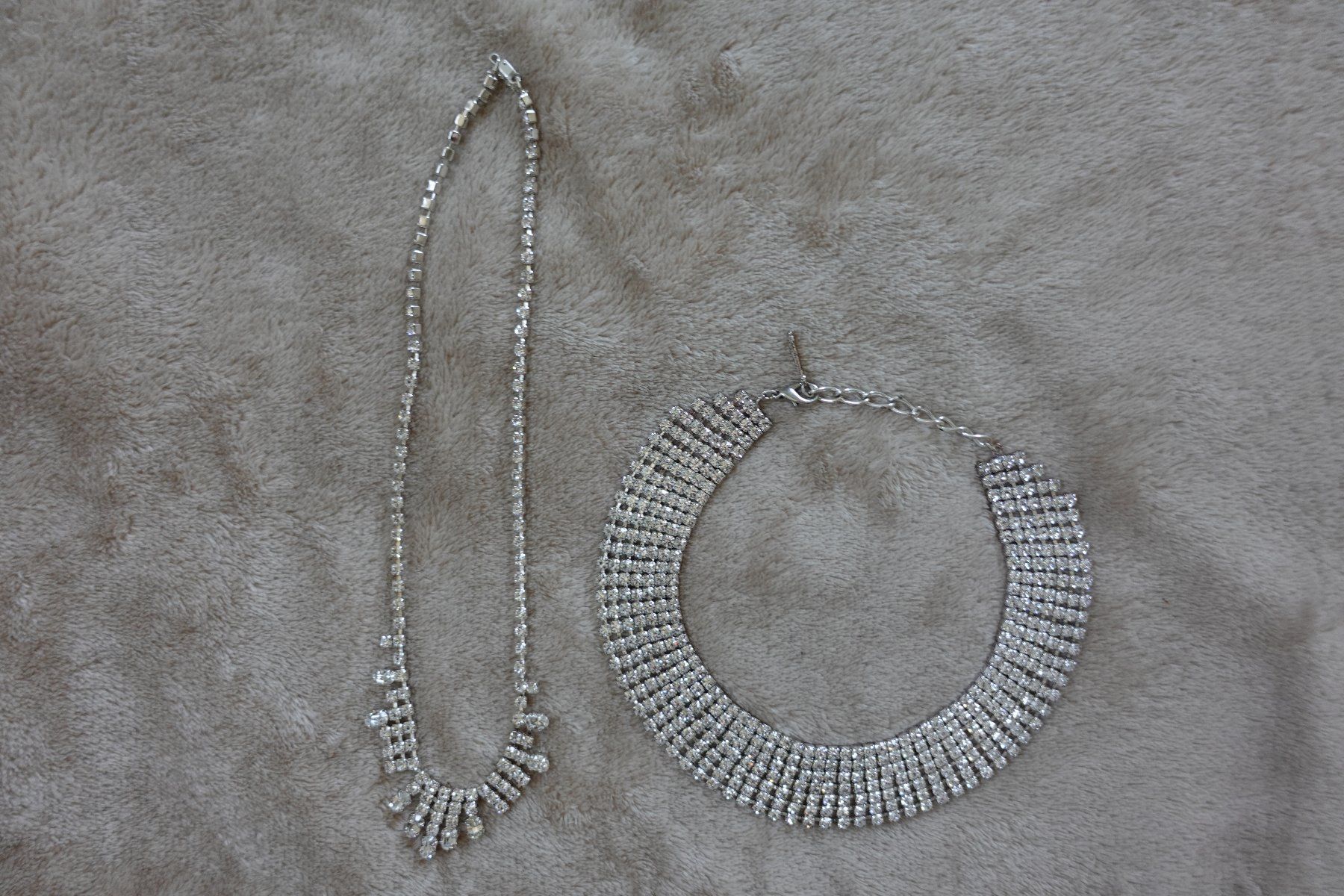 Autres bijoux: 1 schönes 2-er Set Damen Modeschmuck – D'occasion à rorschach par Babsi64