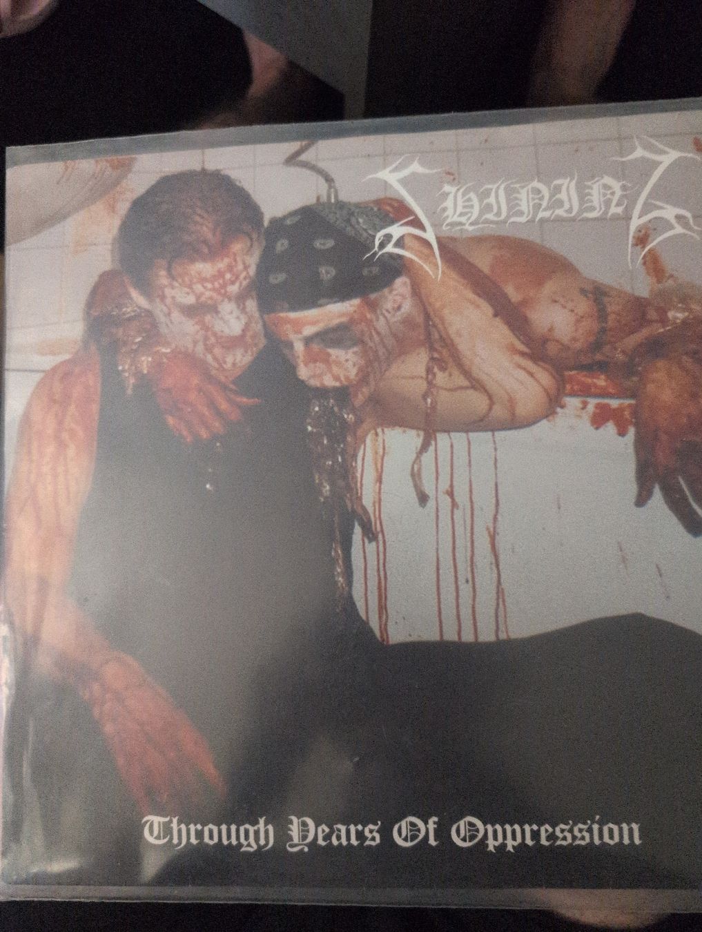 Vinyles: Shining Trough Years of Oppression – D'occasion à Wynau par rem_5tpw