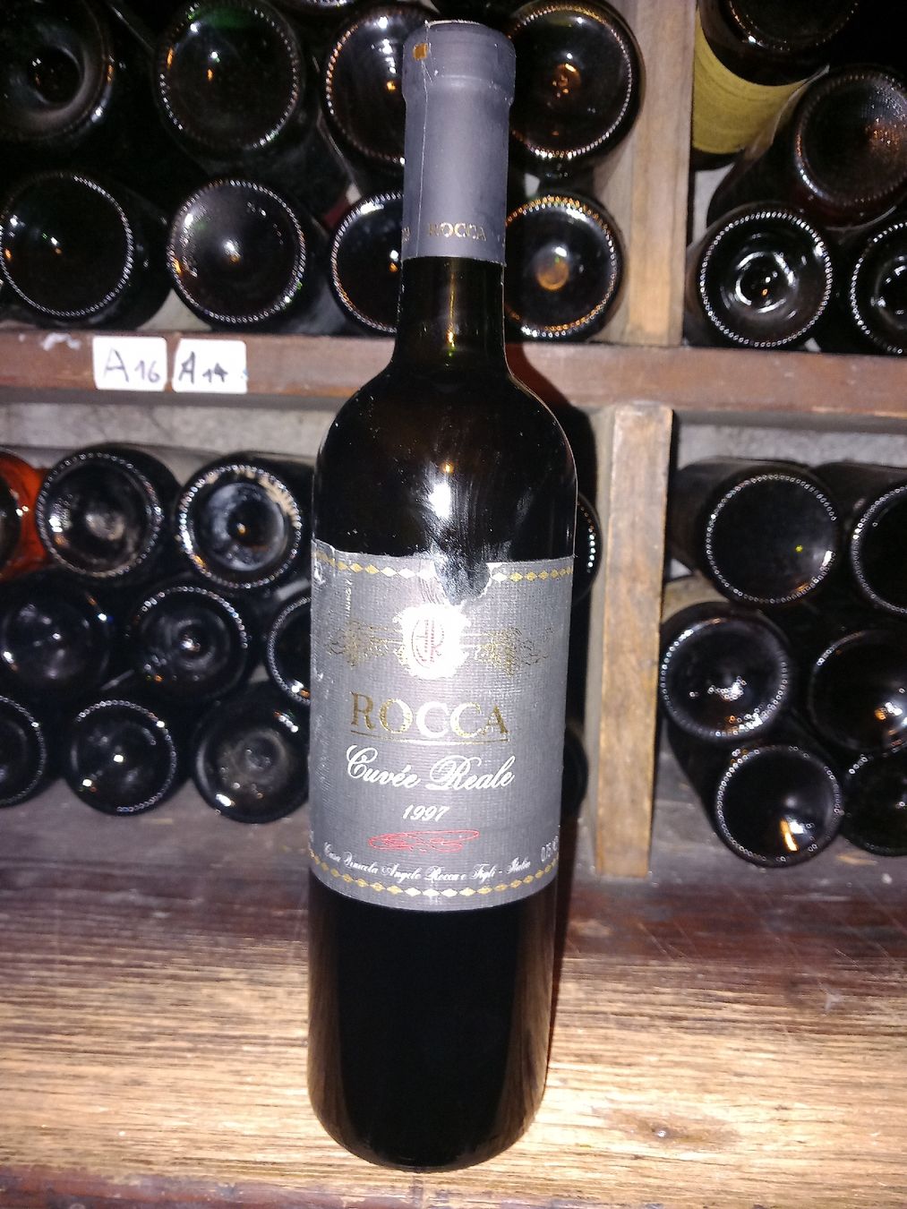 Vino: Rocca cuvée Reale rosso salento 1997 – Nuovo e nell'imballaggio originale da Le locle venduto da juliensaran 1
