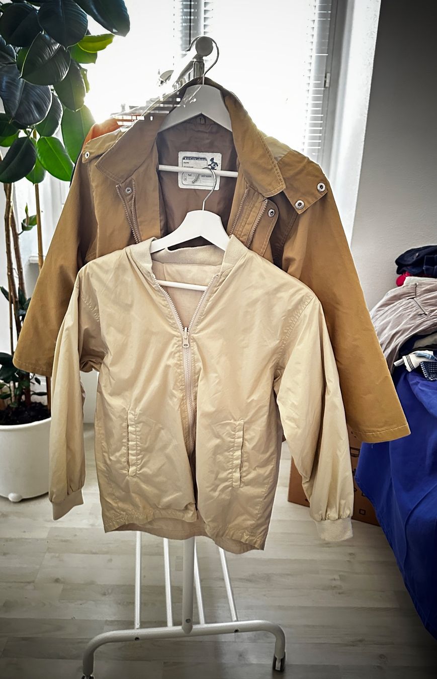 Lotti & Set di vestiti: Super Kleiderpaket mit Jacke, qualitative Sets, ca. 134/140 – Usato da Viganello venduto da Aoho 2