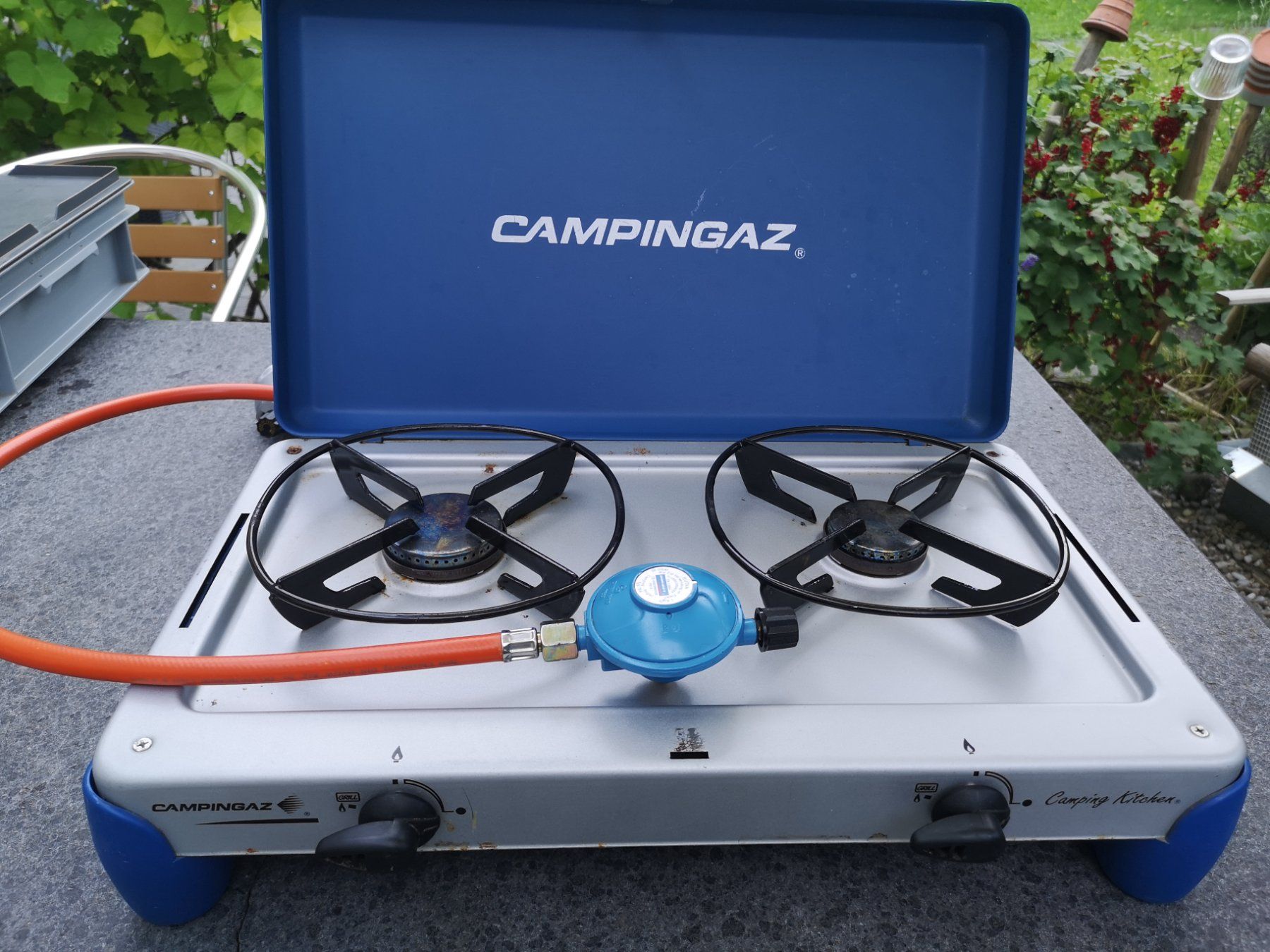 Campingaz Herde: Campingaz Campingkocher 2-flammig mit Deckel – Gebraucht aus Zürich von  1