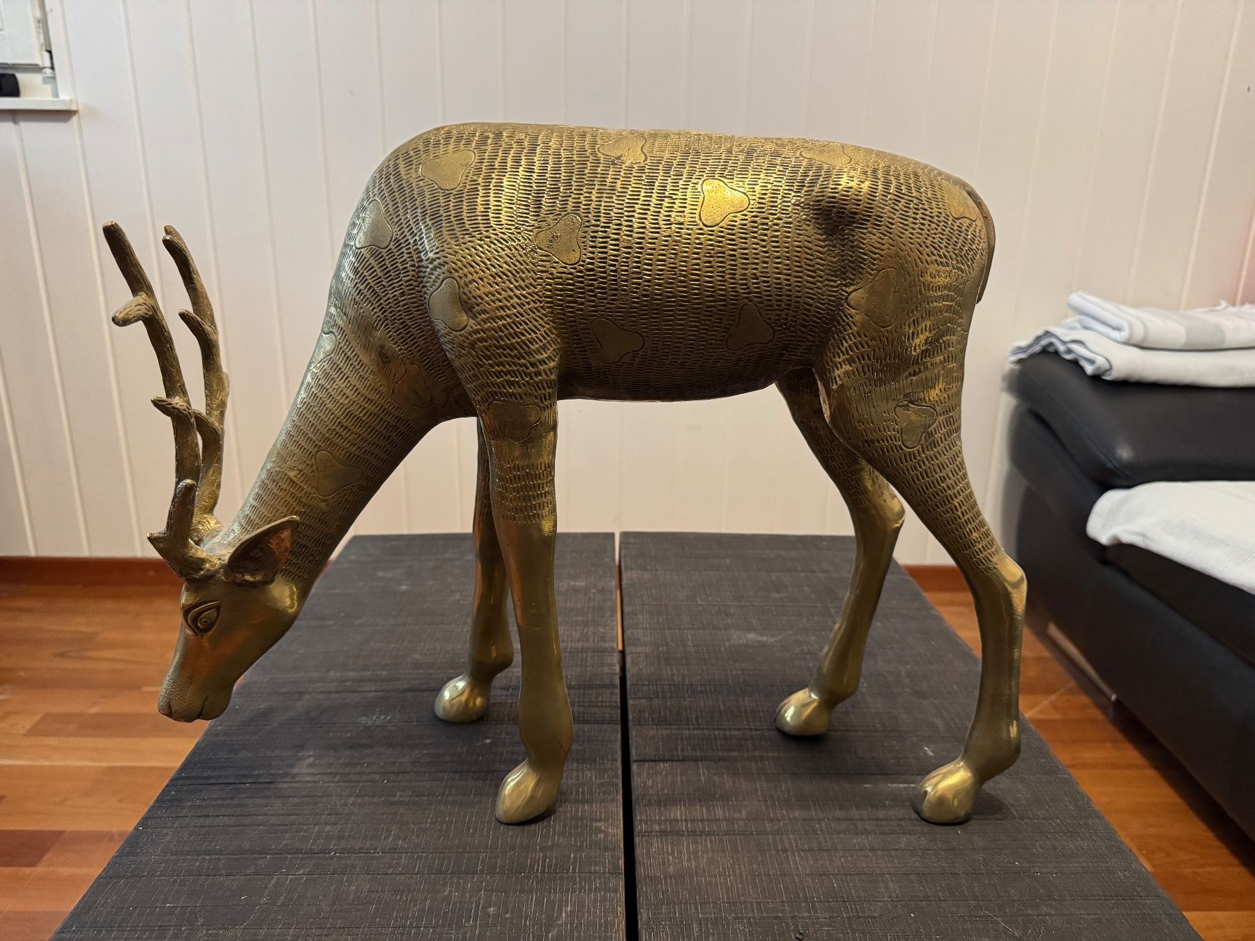 Sculture & Statue: Hirsch aus Messing 12 Kg – Usato da Horgen venduto da Auction-Kings