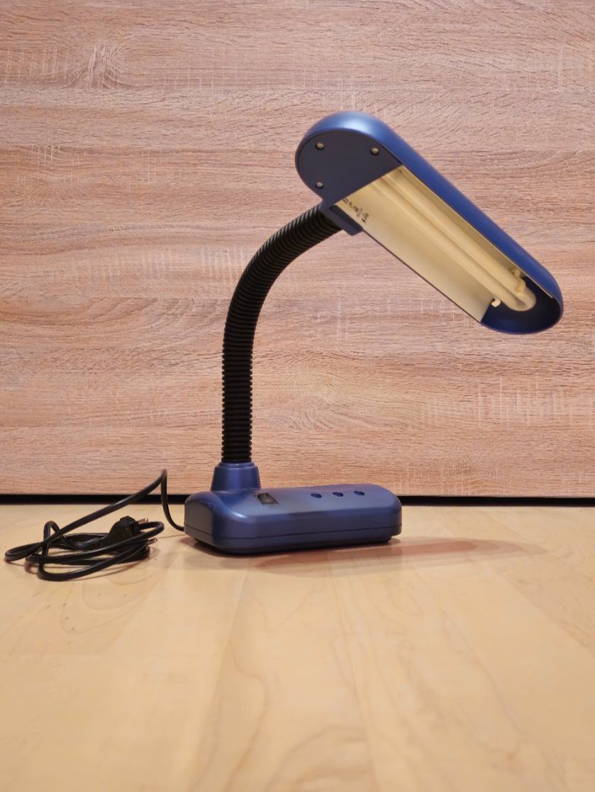 Lampade: Blaue Schreibtischlampe, Top Zustand – Usato da Niederglatt ZH venduto da 04iboT