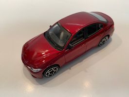 Alfa Romeo Giulia Bburago Fire 1-43 117