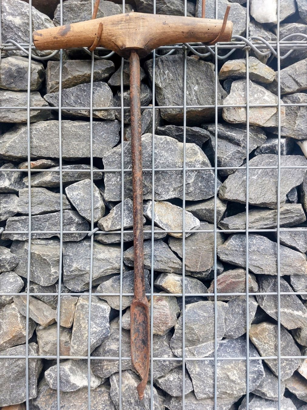 Tous les outils: Alter Holzbohrer l 60cm – D'occasion à Summaprada par nora014