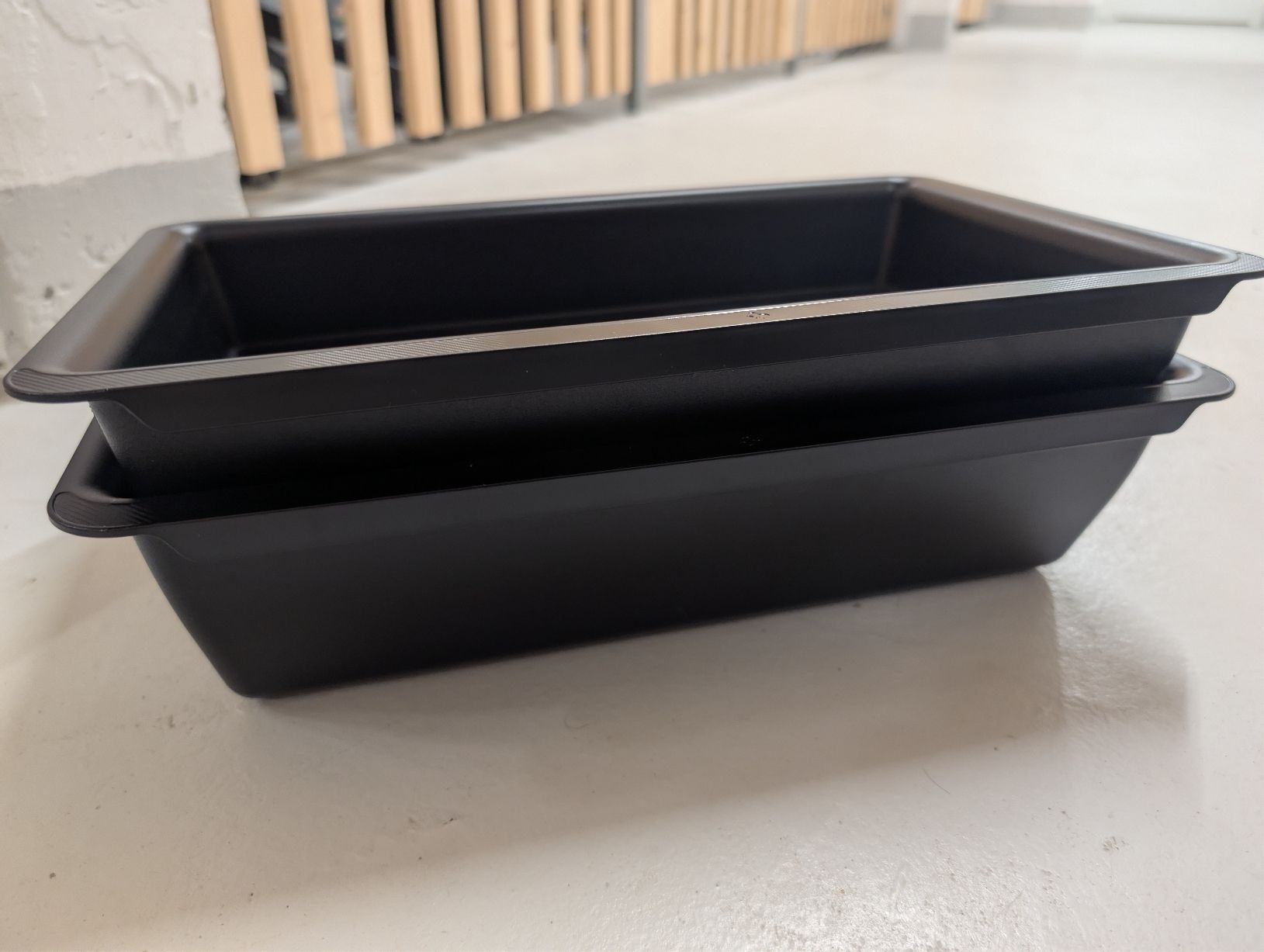 Tesla Alle Ersatzteile: SPIGEN Tesla Model Y Under Seat Storage Box – Gebraucht aus Dübendorf von and3reas 2