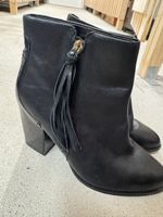 Schwarze Stiefeletten, Gr. 39