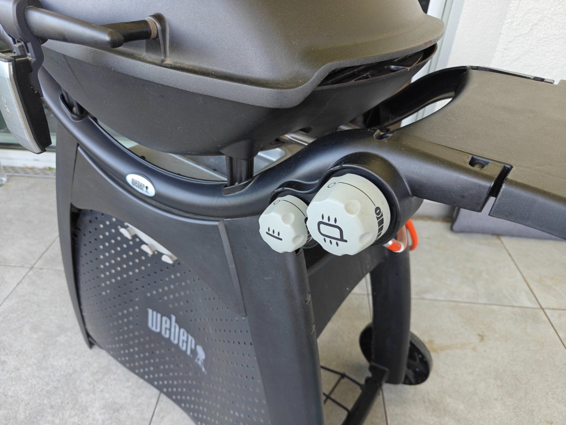 Weber Griglie: Weber Gasgrill Q 3200 7 kW – Usato da Fläsch venduto da Karbonec 1