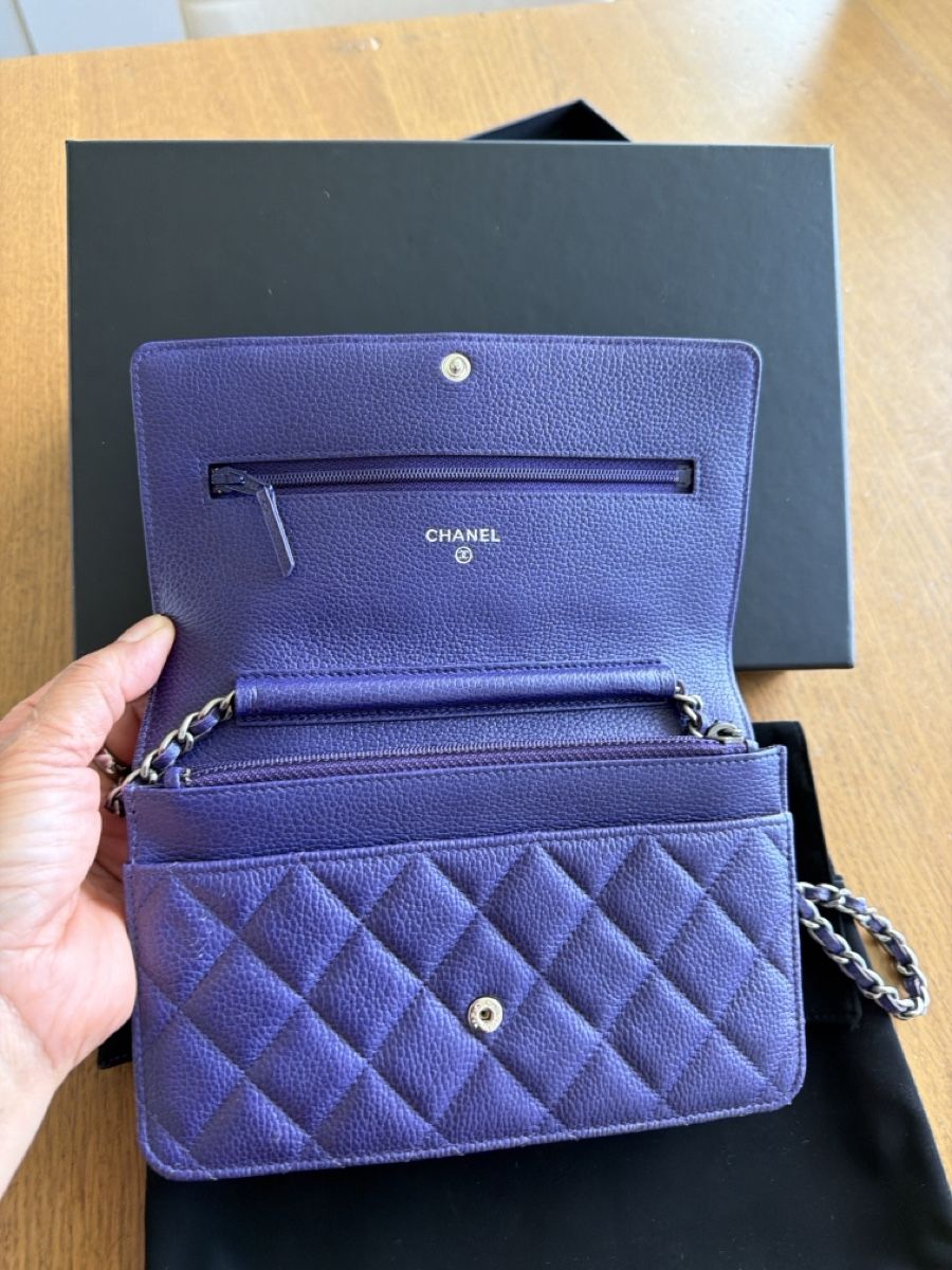 Chanel Borse da donna: Authentic Chanel Wallet on Chain - Purple, Excellent! – Nuovo (secondo la descrizione) da Geneve venduto da esp_8rbh 3