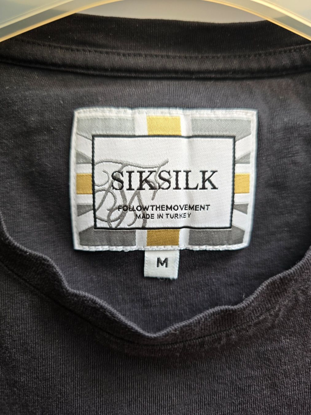 T-shirt: Tank Top SikSilk (M) black – Usato da Alpnach Dorf venduto da ben_zb29 1