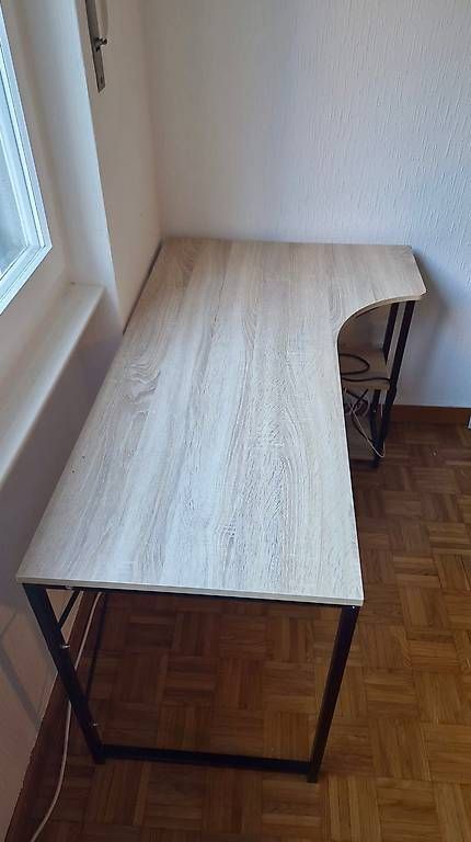 Ikea Schreibtische: Bureau dangle à vendre – Gebraucht aus Lausanne von den_y97n 1