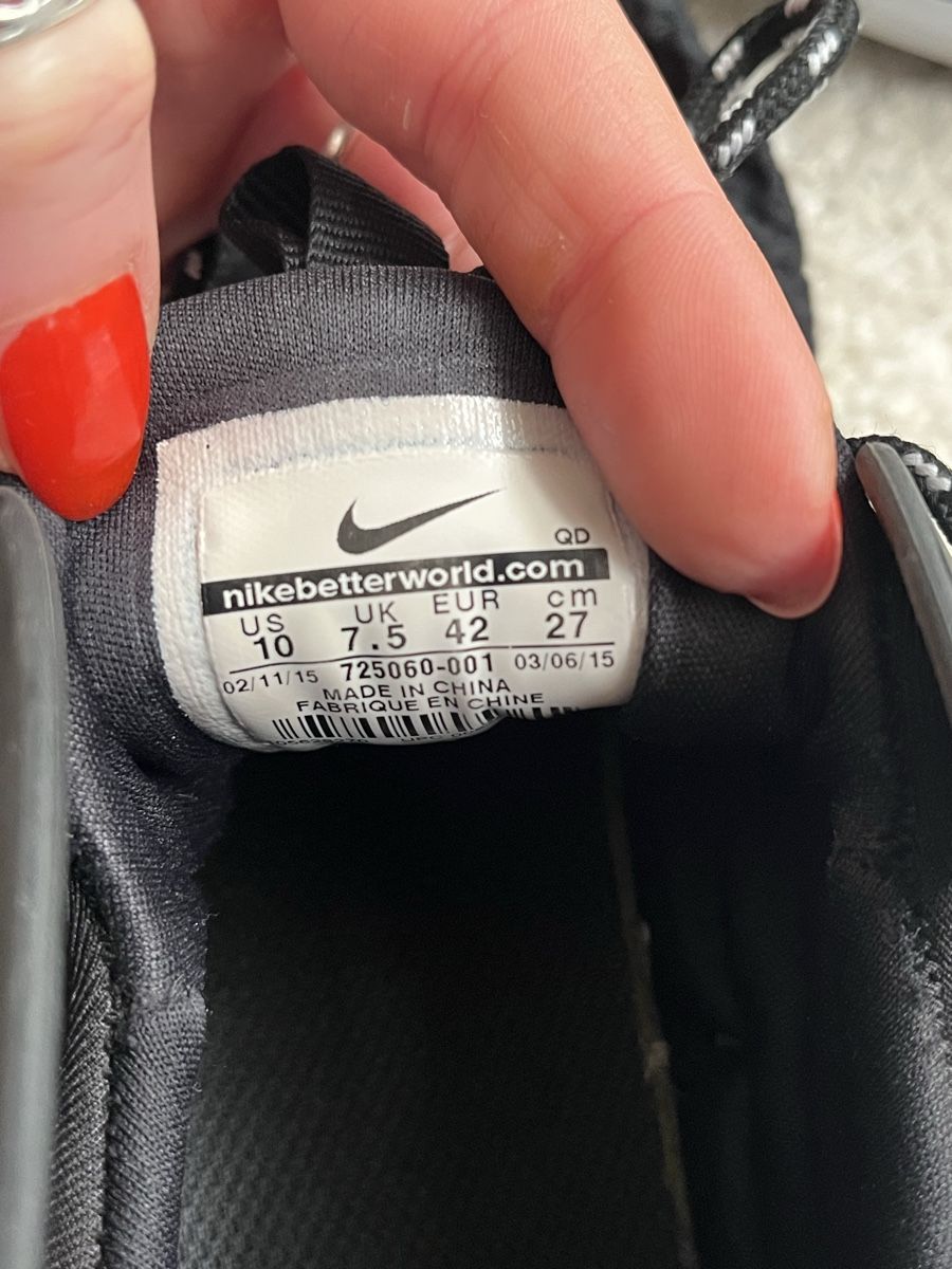 Nike Scarpe da uomo: Chaussures Nike de sport – Usato da Lutry venduto da meg_pk9l 3