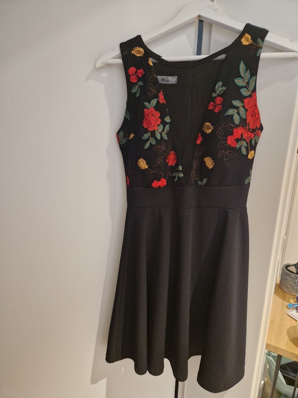 Vestiti: Robe noire dentelle fleurie Neuve – Nuovo e nell'imballaggio originale da Bulle venduto da kai_5dsm