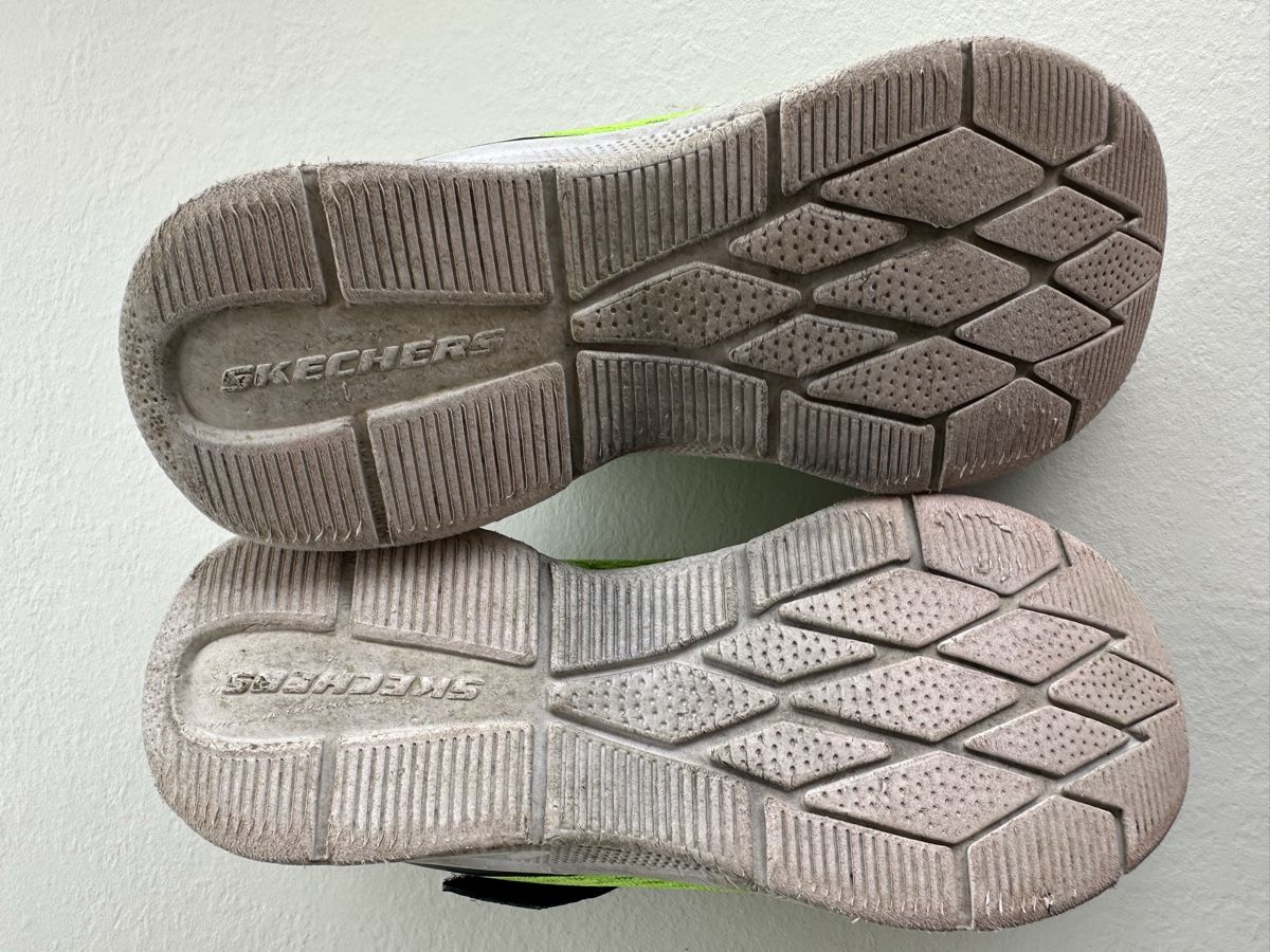 Scarpe per ragazzi: Skechers Turnschuh Gr.38 – Usato da Brütten venduto da Marsil 2