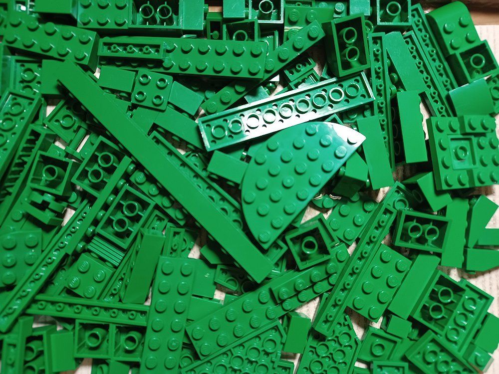 Lego Baukästen: LEGO 150 Verschiedene Grüne Teile -D31 – Gebraucht aus Morges von cardeman61