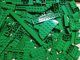 LEGO 150 Verschiedene Grüne Teile -D31