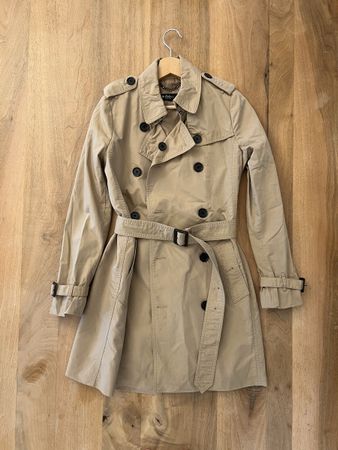 Beige overcoat trenchcoat