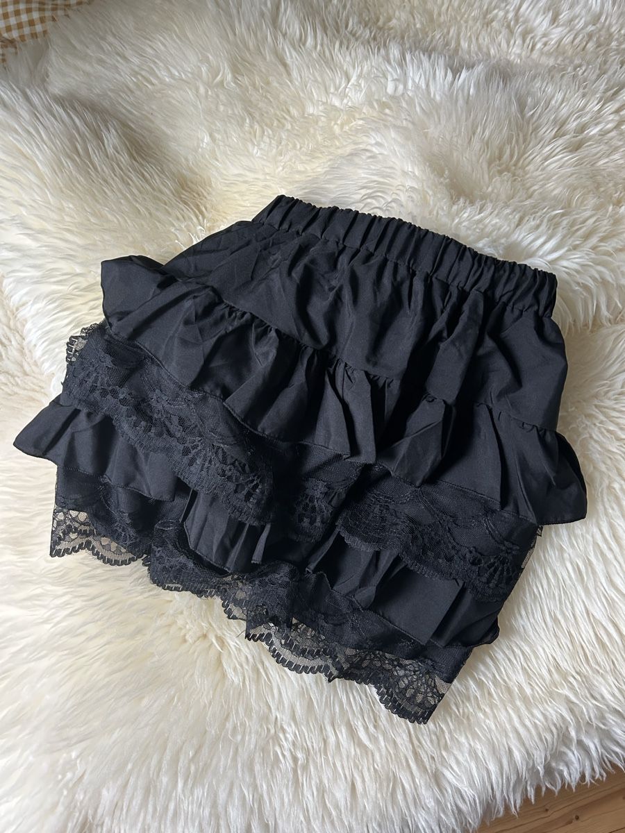 Gonne: Romantic Black Ruffle Lace Mini Skirt, size small – Nuovo (secondo la descrizione) da Zürich venduto da mar_hk8y 1