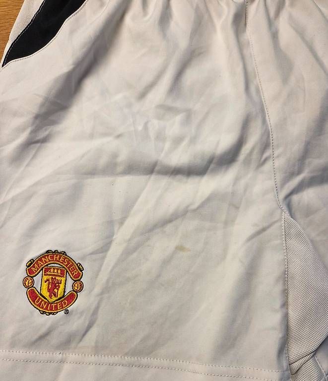 Manchester United Trainer, Turnhosen & -trikots: Short Manchester United – Gebraucht aus Confignon von Tibinhosfc 1