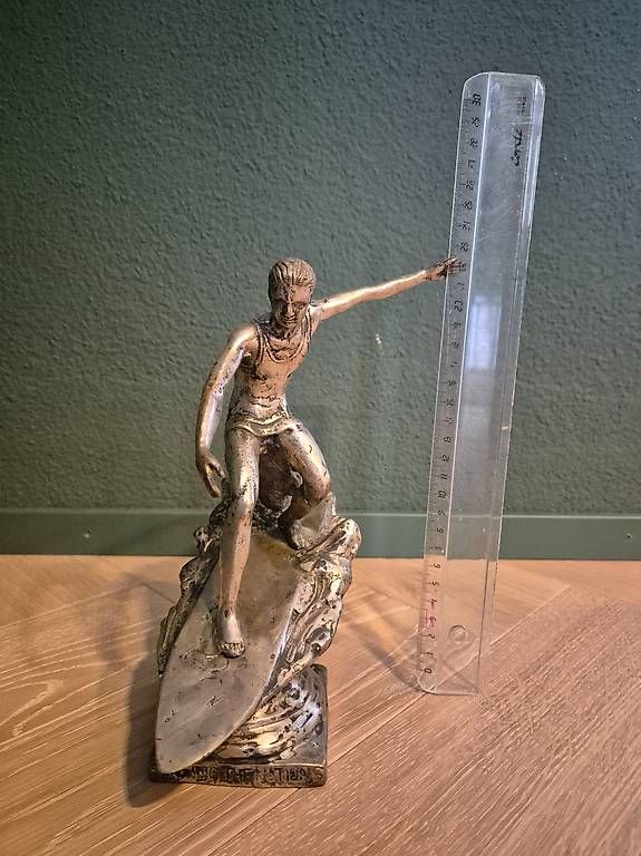 Skulpturen & Statuen: Surfer Statue aus Metall – Gebraucht aus Frauenfeld von Angie25