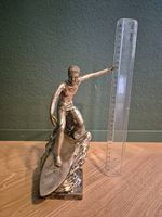 Surfer Statue aus Metall