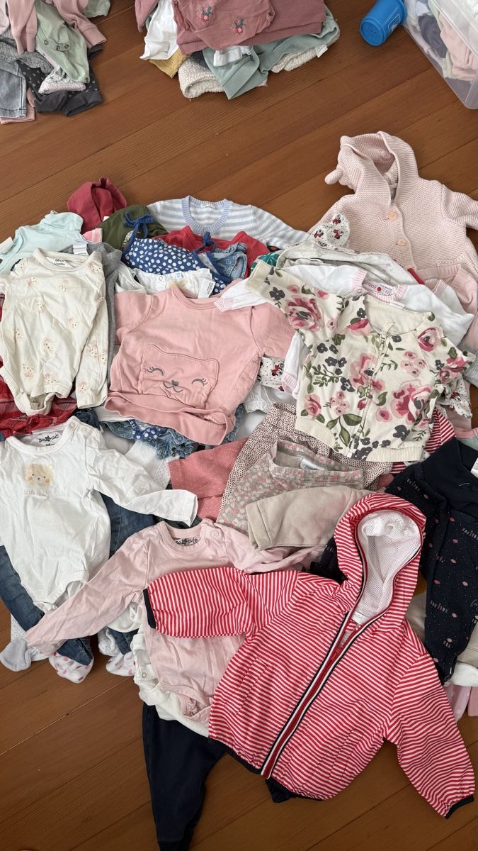 Lotti & Set di vestiti: Kleiderpaket Grösse 68 – Usato da Zürich venduto da Daniman 3