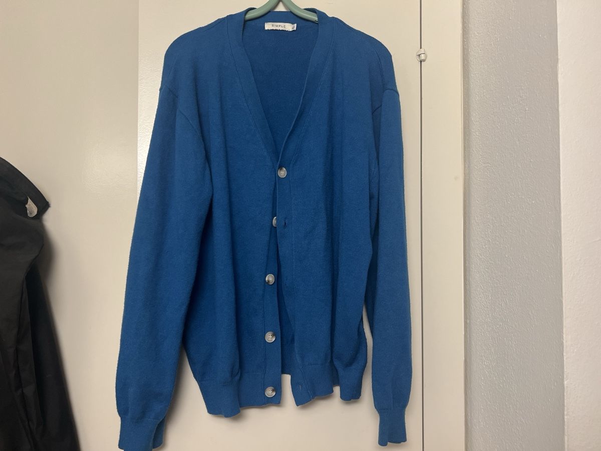 Pullover & Sweatshirts: Cardigan Sweater – Gebraucht aus Bern von fen_7rn8
