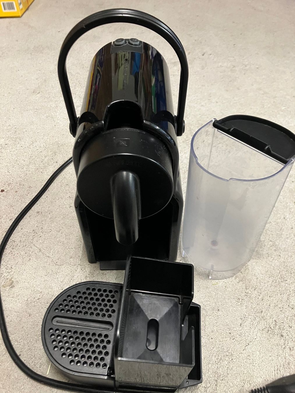 Nespresso Macchine per caffè & Macchine per espresso: Nespresso Inissia D40 CH Black – Usato da Bonstetten venduto da __sunshine__ 2
