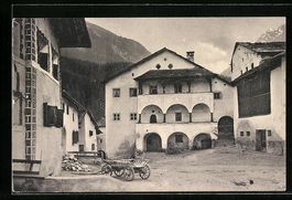 Schuls, Strassenpartie mit Häusergruppe