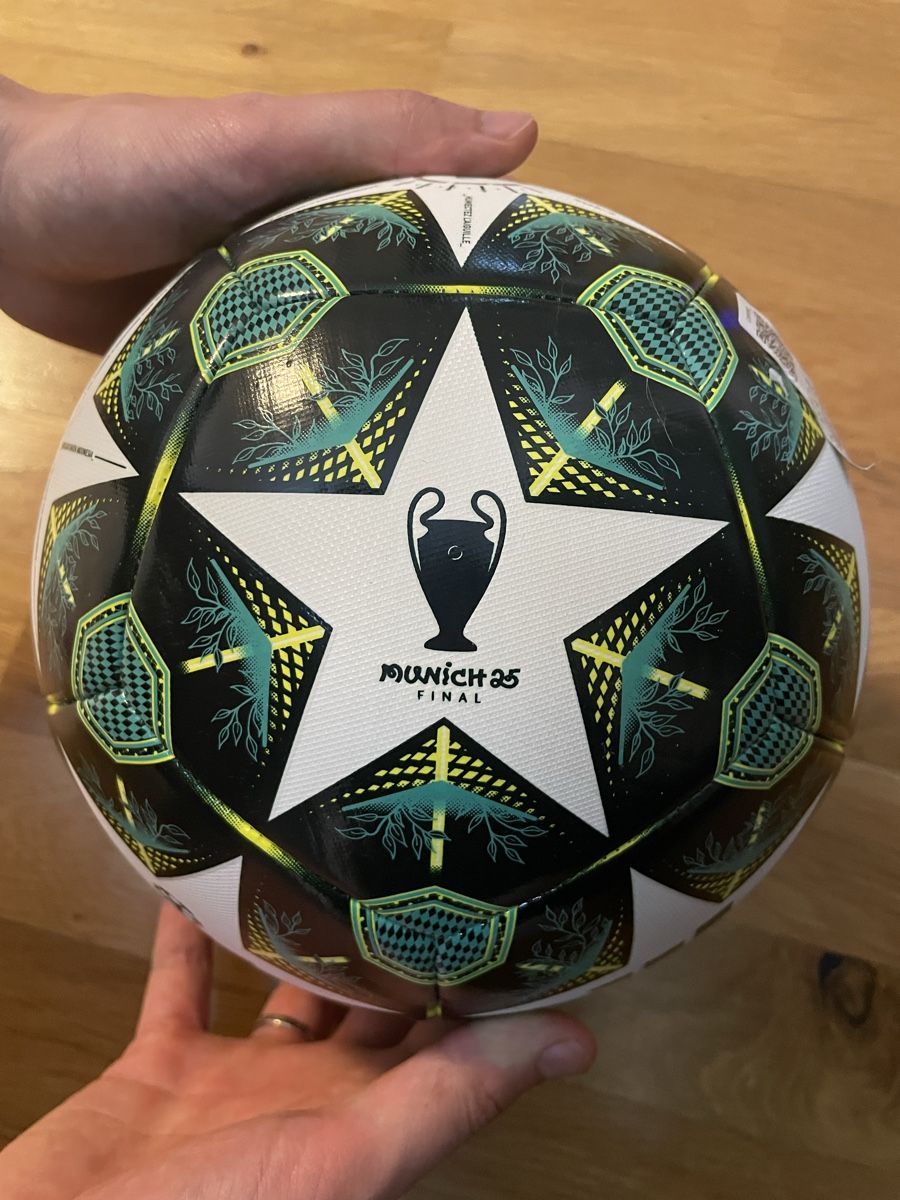 Adidas Palloni: Adidas UEFA Soccer ball – Nuovo (secondo la descrizione) da Wallisellen venduto da aar_vvy7